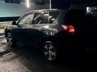 Toyota RAV4, 2010