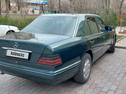 Mercedes-Benz E 200 1995 года за 2 150 000 тг. в Шымкент – фото 16