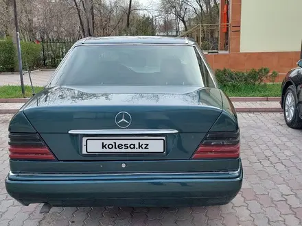 Mercedes-Benz E 200 1995 года за 2 150 000 тг. в Шымкент – фото 17