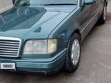 Mercedes-Benz E 200 1995 года за 2 150 000 тг. в Шымкент – фото 2