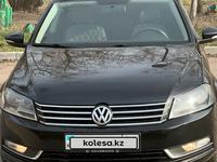 Volkswagen Passat 2013 года за 5 800 000 тг. в Караганда