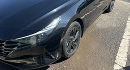 Hyundai Elantra 2022 года за 9 700 000 тг. в Астана – фото 2