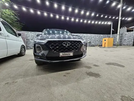 Hyundai Santa Fe 2020 года за 10 000 000 тг. в Алматы – фото 10