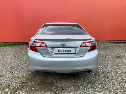 Toyota Camry 2012 года за 6 777 475 тг. в Астана – фото 2