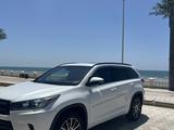 Toyota Highlander 2017 года за 16 000 000 тг. в Актау – фото 2