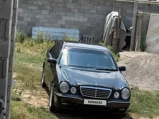 Mercedes-Benz E 320