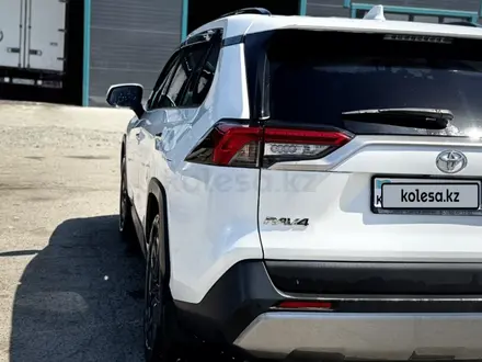 Toyota RAV4 2021 года за 19 000 000 тг. в Усть-Каменогорск – фото 4