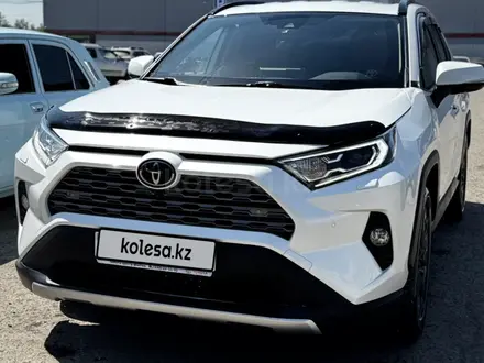 Toyota RAV4 2021 года за 19 000 000 тг. в Усть-Каменогорск