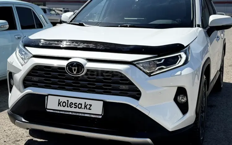 Toyota RAV4 2021 года за 19 000 000 тг. в Усть-Каменогорск