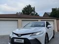 Toyota Camry 2021 года за 21 500 000 тг. в Шымкент