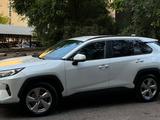 Toyota RAV4 2021 годаүшін16 200 000 тг. в Атырау – фото 4