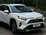 Toyota RAV4 2021 года за 16 200 000 тг. в Атырау – фото 5