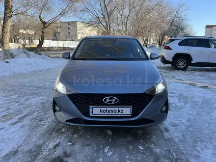 Hyundai Solaris 2021 года за 8 000 000 тг. в Актобе – фото 9