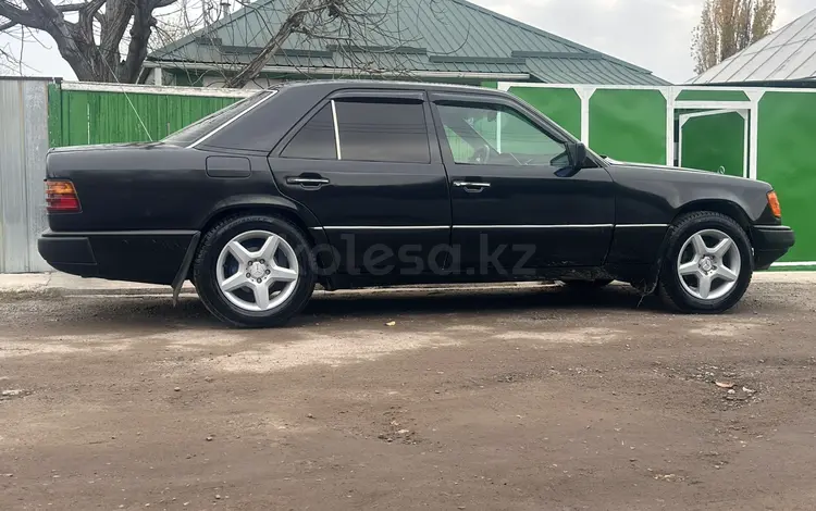 Mercedes-Benz E 320 1993 годаfor3 000 000 тг. в Алматы