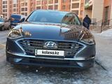 Hyundai Sonata 2022 года за 13 700 000 тг. в Жезказган – фото 3