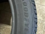 Goodyear UltraGrip Ice 3 235/50 R21 101T Имеется диски одной разнойүшін220 000 тг. в Алматы – фото 3