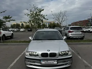 BMW 323