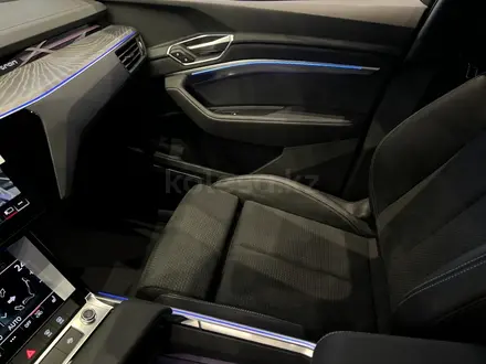 Audi e-tron 55 Quattro 2023 года за 65 000 000 тг. в Актобе – фото 16