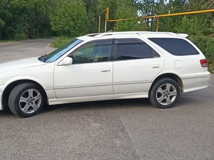 Toyota Mark II Qualis 1998 года за 3 200 000 тг. в Алматы – фото 2