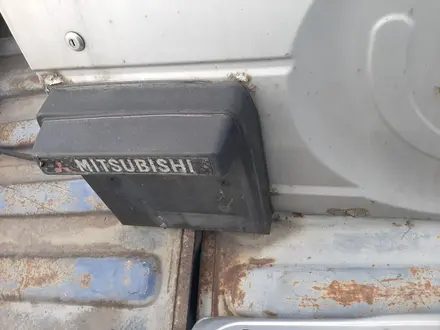 Крышка багажника Mitsubishi Pajero I за 35 000 тг. в Семей – фото 2