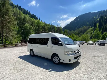 Toyota Hiace 2014 года за 13 000 000 тг. в Алматы