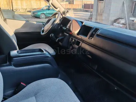 Toyota Hiace 2014 года за 13 000 000 тг. в Алматы – фото 8