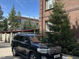 Toyota Land Cruiser 2017 года за 32 500 000 тг. в Петропавловск – фото 3