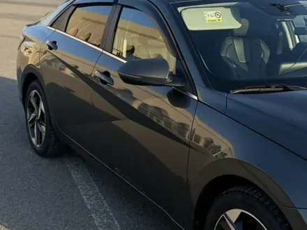 Hyundai Elantra 2022 года за 10 500 000 тг. в Атырау – фото 3