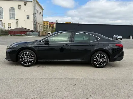 Toyota Camry Luxe 2026 года за 23 190 000 тг. в Актобе – фото 7