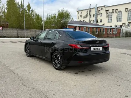 Toyota Camry Luxe 2026 года за 23 190 000 тг. в Актобе – фото 8