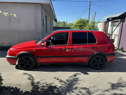 Volkswagen Golf 1996 года за 800 000 тг. в Алматы – фото 3