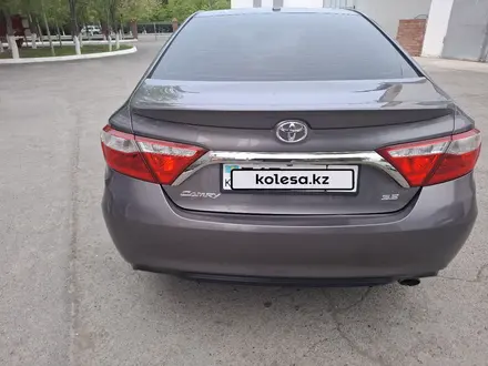 Toyota Camry 2017 года за 10 300 000 тг. в Атырау – фото 3