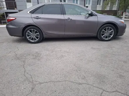 Toyota Camry 2017 года за 10 300 000 тг. в Атырау – фото 4