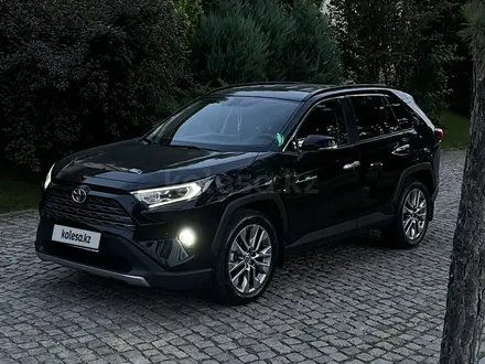 Toyota RAV4 2020 года за 14 500 000 тг. в Алматы