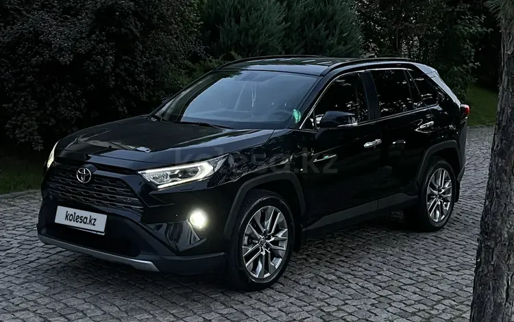 Toyota RAV4 2020 года за 14 500 000 тг. в Алматы