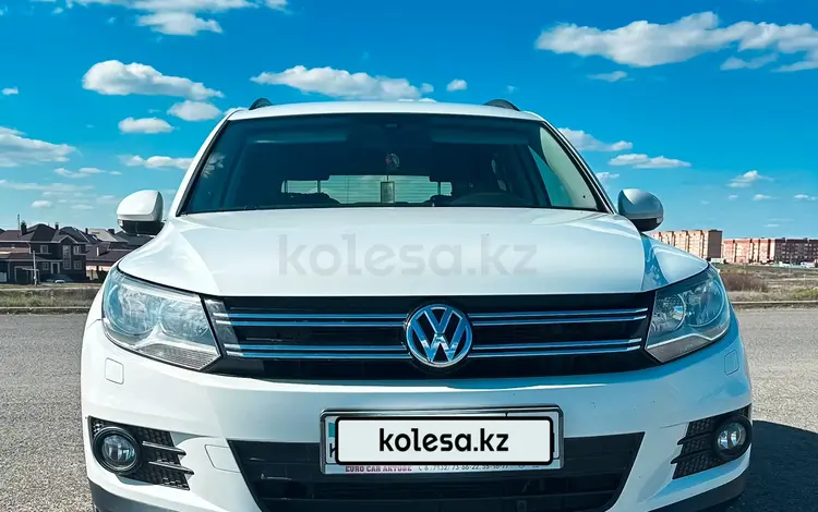 Volkswagen Tiguan 2015 года за 8 200 000 тг. в Актобе