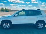 Volkswagen Tiguan 2015 годаүшін8 200 000 тг. в Актобе – фото 4