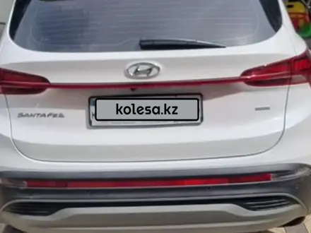 Hyundai Santa Fe 2022 года за 17 000 000 тг. в Алматы – фото 3