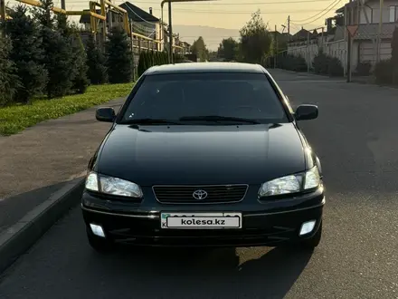 Toyota Camry 1998 года за 4 000 000 тг. в Алматы – фото 10