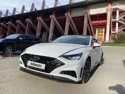 Hyundai Sonata 2019 года за 11 900 000 тг. в Актобе