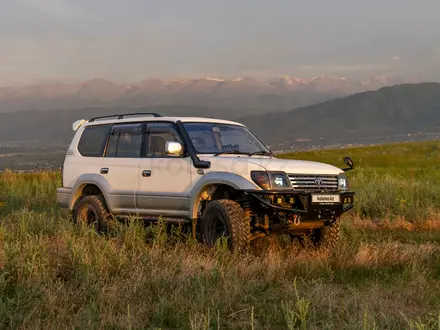 Toyota Land Cruiser Prado 2001 года за 9 000 000 тг. в Алматы – фото 43