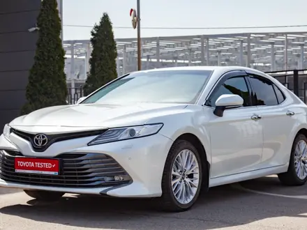 Toyota Camry 2019 года за 17 590 000 тг. в Алматы – фото 2