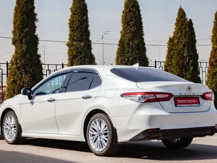 Toyota Camry 2019 года за 17 590 000 тг. в Алматы – фото 3