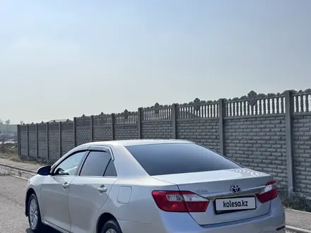 Toyota Camry 2013 года за 7 990 000 тг. в Шымкент – фото 3