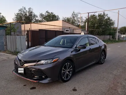 Toyota Camry 2019 года за 8 900 000 тг. в Уральск – фото 3