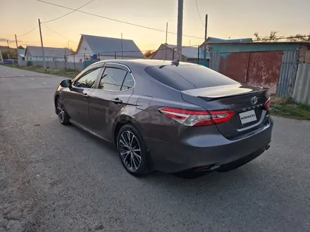 Toyota Camry 2019 года за 8 900 000 тг. в Уральск – фото 5