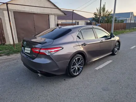 Toyota Camry 2019 года за 8 900 000 тг. в Уральск – фото 7