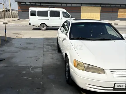 Toyota Camry 1999 года за 3 200 000 тг. в Тараз – фото 2