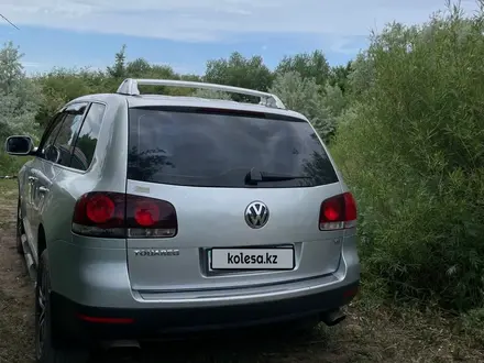 Volkswagen Touareg 2006 года за 5 500 000 тг. в Астана