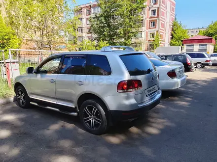 Volkswagen Touareg 2006 года за 5 500 000 тг. в Астана – фото 3